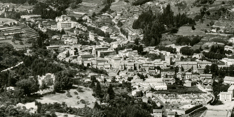 Le Cheylard. Vue générale aérienne – 1956