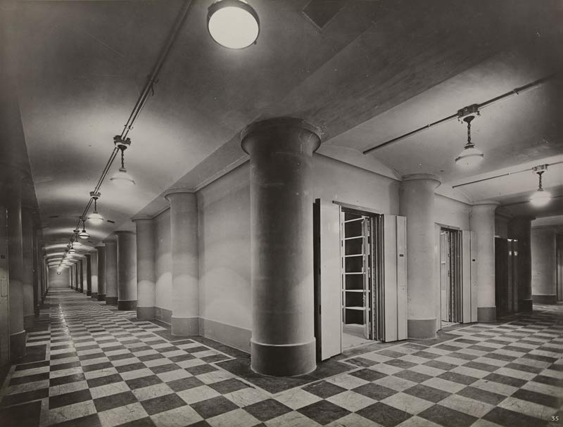Group of strong rooms, underground room of the Bank of France, Anonymous, 20th century.